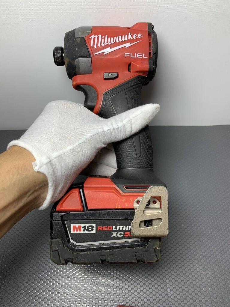 Preowned Milwaukee 3697-22 M18 Fuel Tool Drill Set Hammer Driver #1