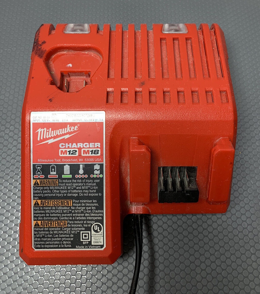 Preowned Milwaukee 3697-22 M18 Fuel Tool Drill Set Hammer Driver #1