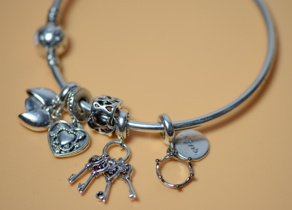 Pandora Bracelet 7.75" 5 Charms Strerling Silver - Queen & Family Theme #3