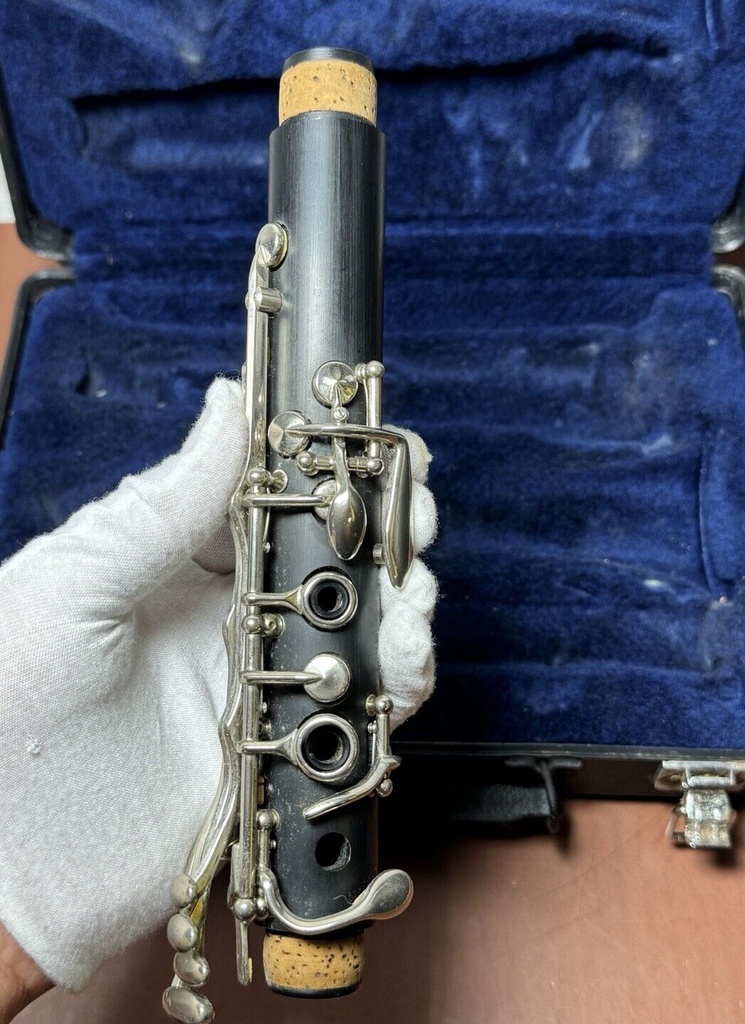 Selmer CL1400  Clarinet with case. Play Ready! #7