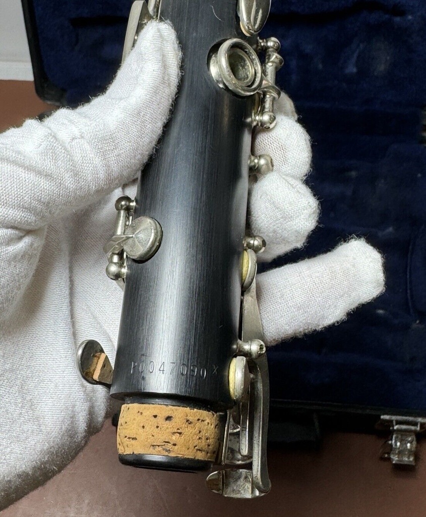 Selmer CL1400  Clarinet with case. Play Ready! #9