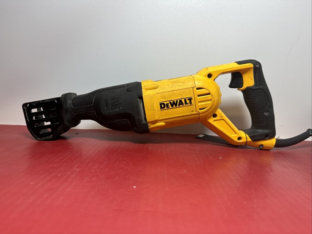 Dewalt DWE305 12 Amp Keyless Variable Speed Corded Reciprocating Saw #1