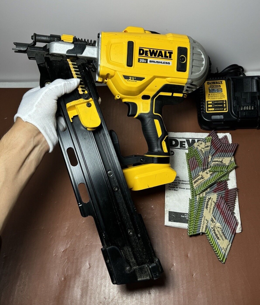 DEWALT DCN21PL 20V 21-Degree Cordless Framing Nailer Gun w/ battery charger #2