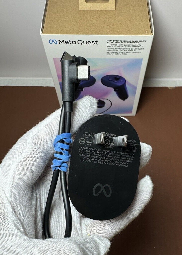 Meta Quest Touch Pro VR Controllers With Compact Charging Dock 899-00415-01 #6