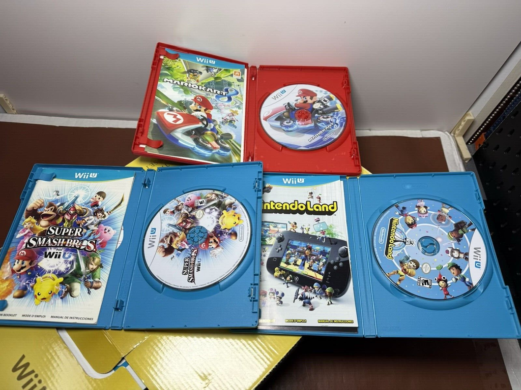 Zelda : The Wind Waker Deluxe Set W/various Extras and Wii And WiiU Games! #10