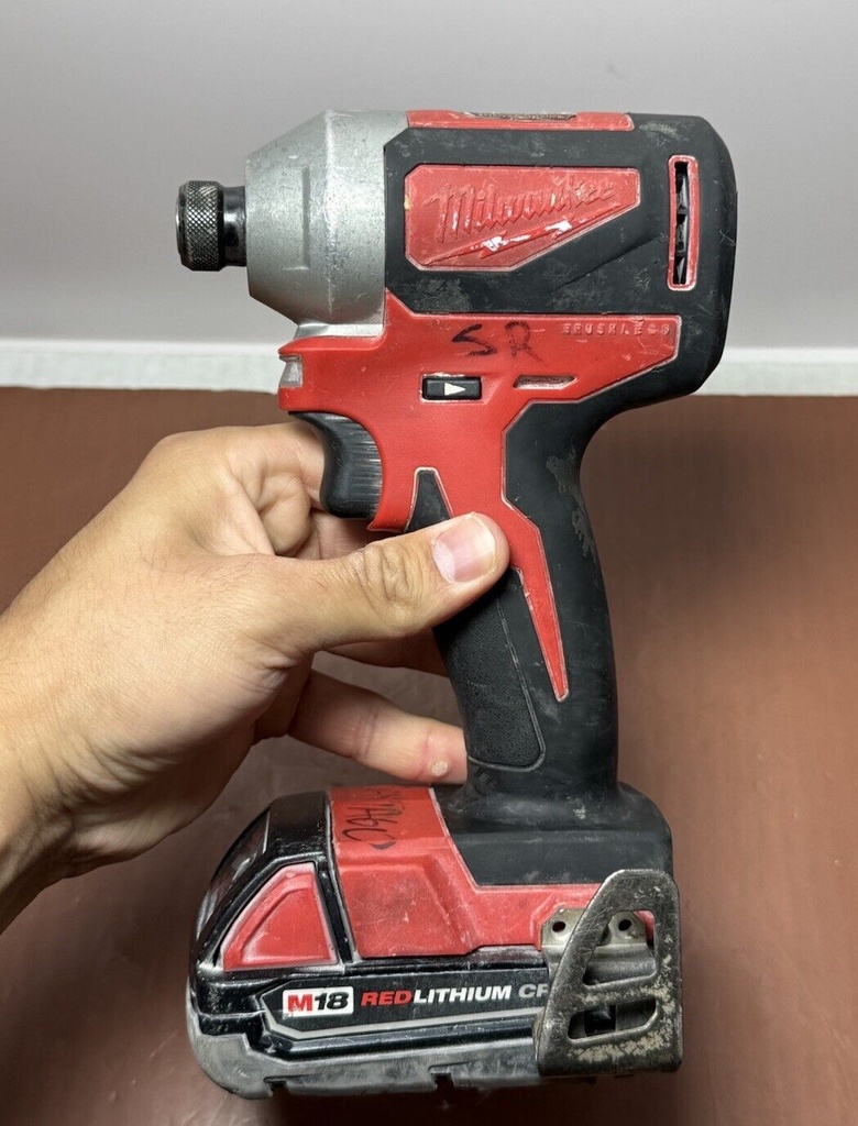 Milwaukee 2850-20 M18 Cordless Brushless 1/4" Impact Driver w/M18 2.0Battery #3