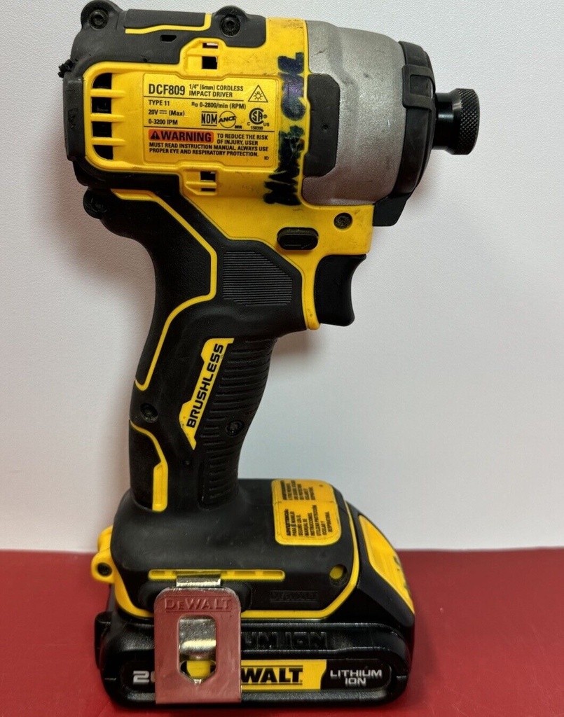 DEWALT 20v IMPACT DRIVER DCF809 with  Battery & Charger #3