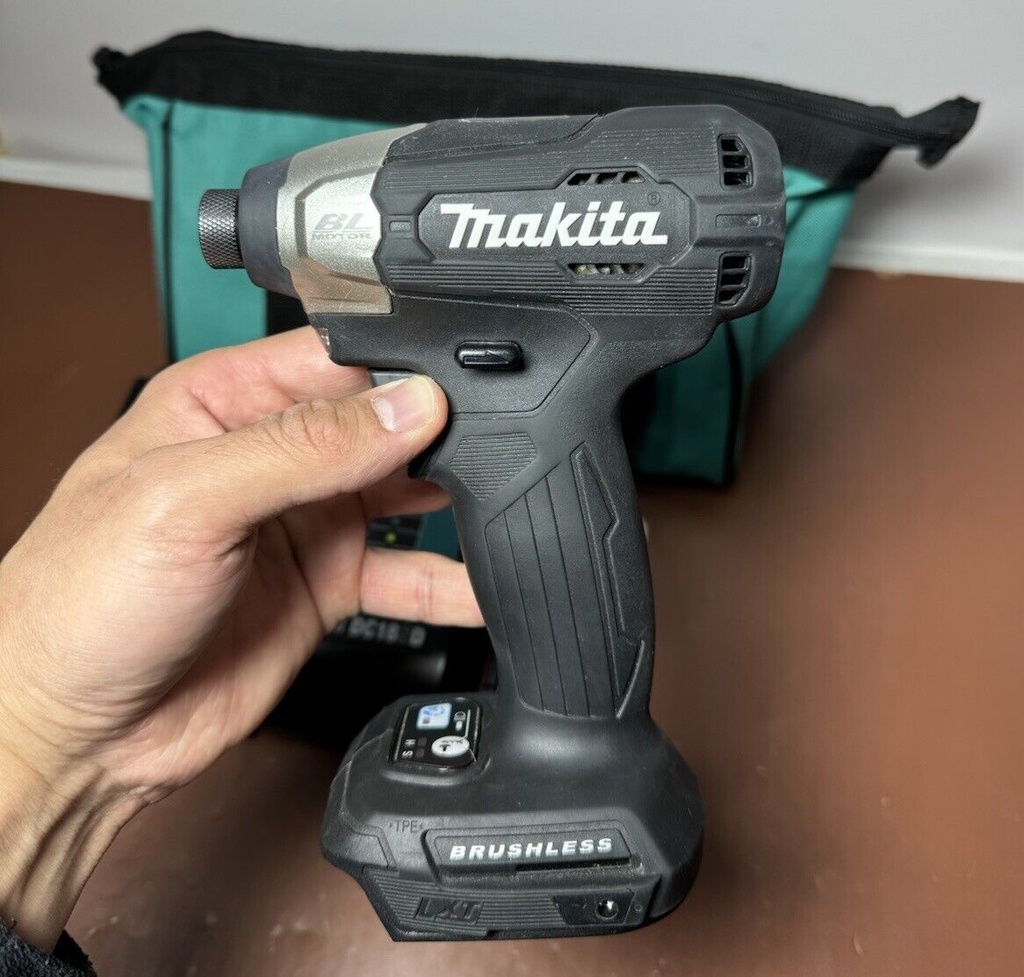 Makita XDT18 18V LXT Lithium-Ion  Impact Driver +Charger DC18SD and Bag #2