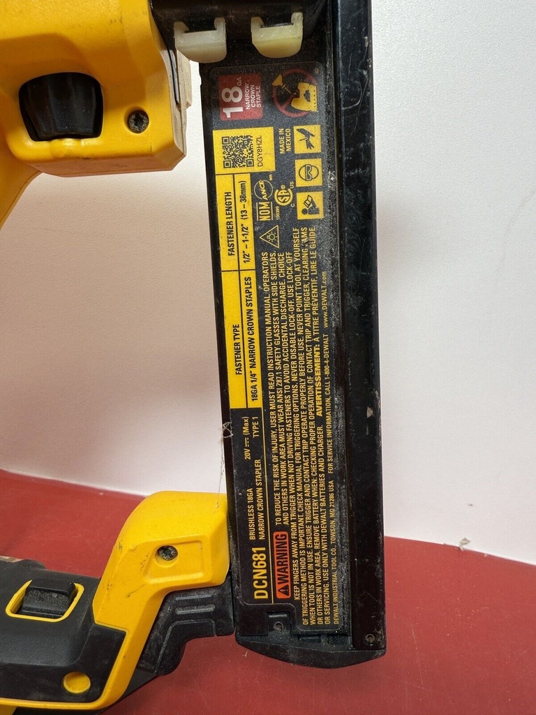 DEWALT DCN681 20V MAX XR Brushless 18 GA Cordless Narrow Crown Stapler TOOL ONLY #2