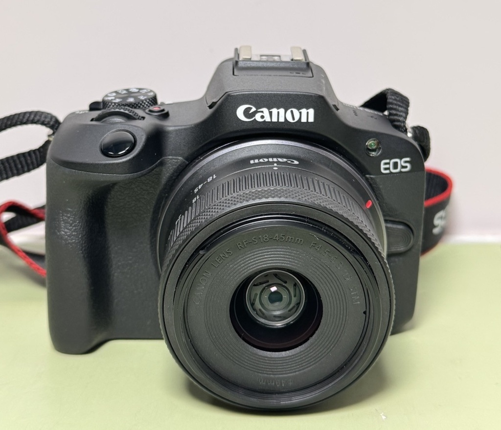 Canon EOS R100 Mirrorless Camera RF-S18-45mm F4.5-6.3 is STM Lens-Mint condition #1