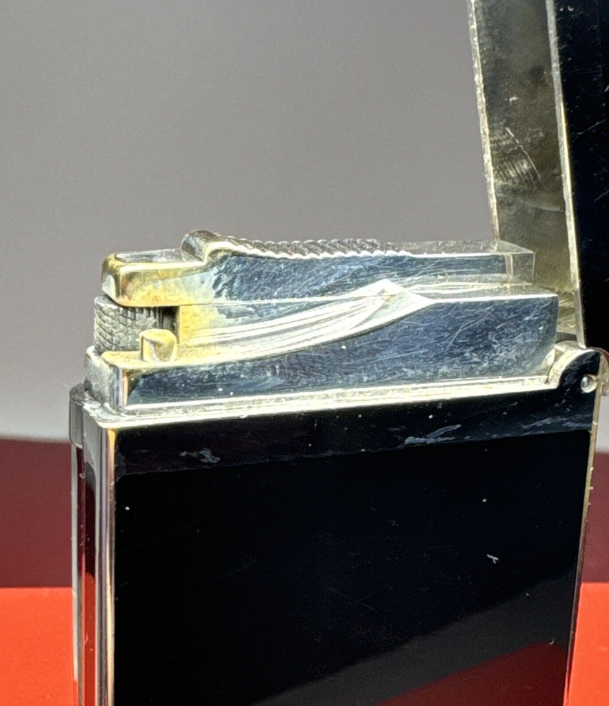 S.T. Dupont Lighter Ligne 2 Montparnasse Lacquer Silver Color With Original Box #11