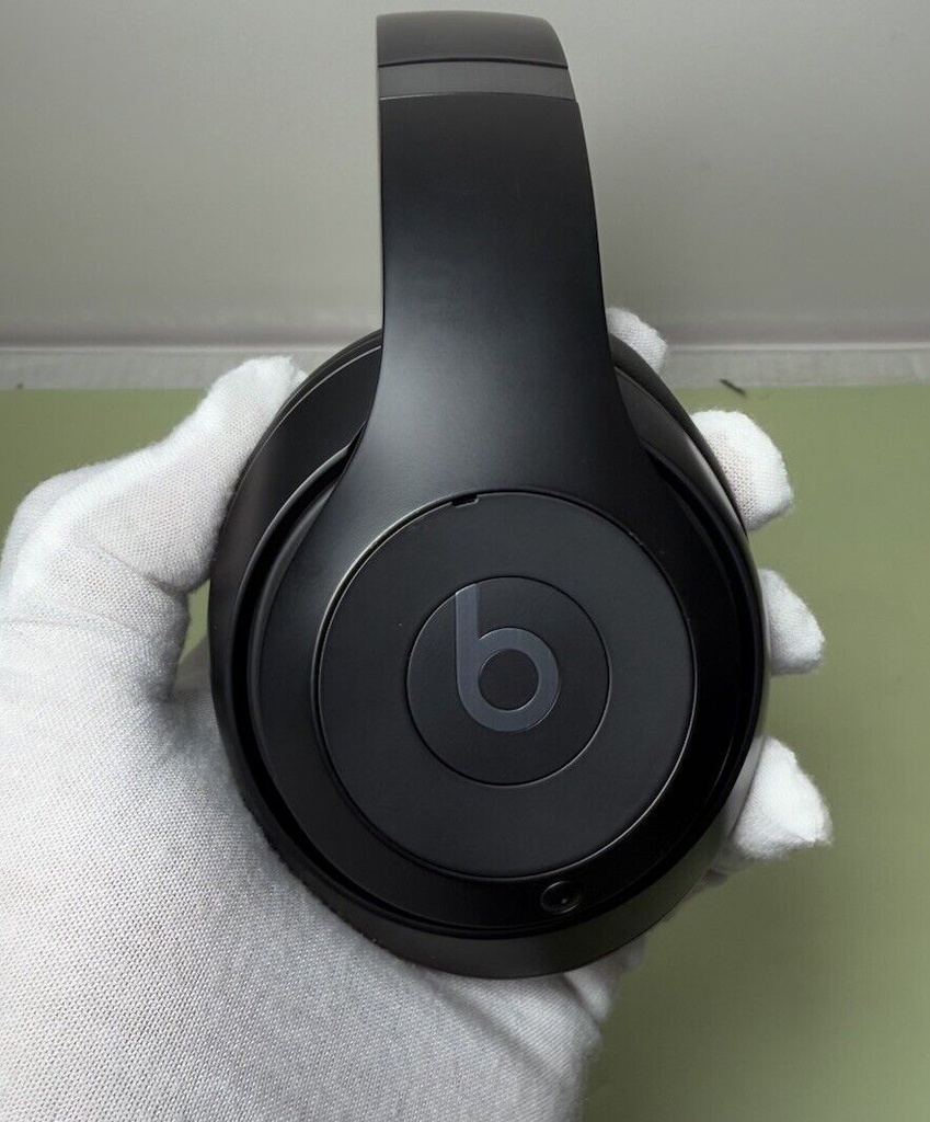 Beats Studio Pro Noise Cancelling Headphones Black #2