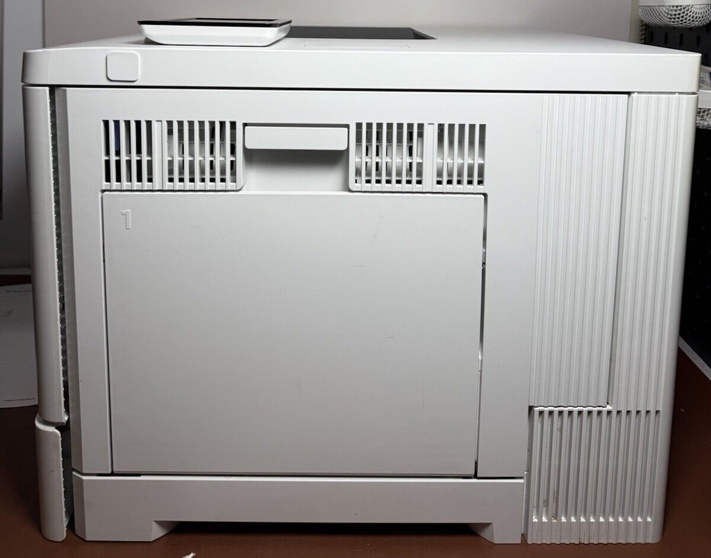 HP Color LaserJet Enterprise M555dn - Excellent condition #1