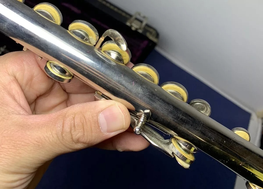 Yamaha YFL-22 Nickel Silver Flute Japan #804155 with Hard Case - GREAT! #8