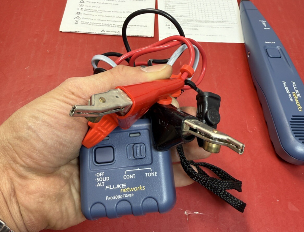 Fluke Networks Pro3000 Analog Tone Generator & Probe Kit W/ Case #3