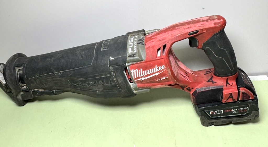 Milwaukee 3650-20 M18 18V 1/4" Driver + 2720-20 M18 Saw w 5.0 Ah batt+ charger #4