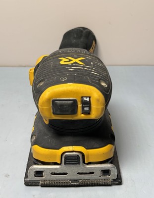 DEWALT DCW200 20V MAX XR Brushless Cordless 1/4 Sheet Variable Speed Sander #6