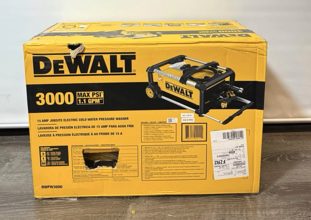 DeWALT DWPW3000 3000 MAX PSI 1.1 GPM 15 AMP Brushless Jobsite Pressure Washer #3