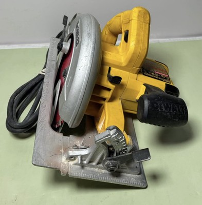 DeWalt DWE575 7-1/4" Corded Circular Saw 15 Amps 120V. #4