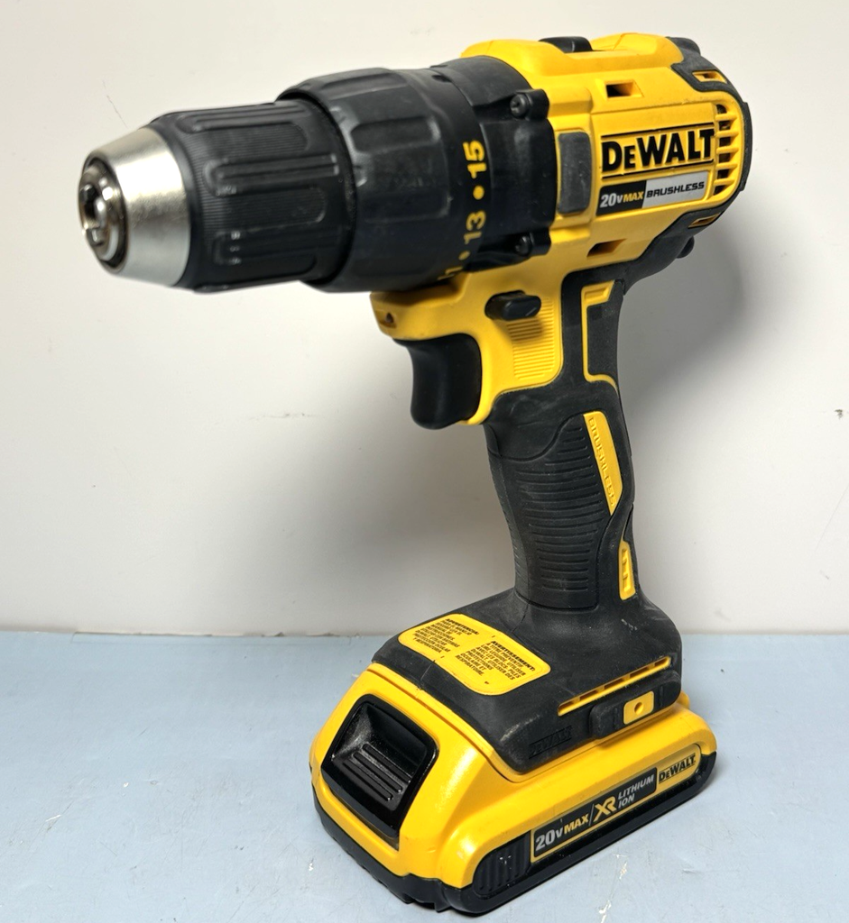 DeWalt DCD777 20V MAX 1/2" Brushless Drill Driver w 2.0 Ah Battery and Bag #2