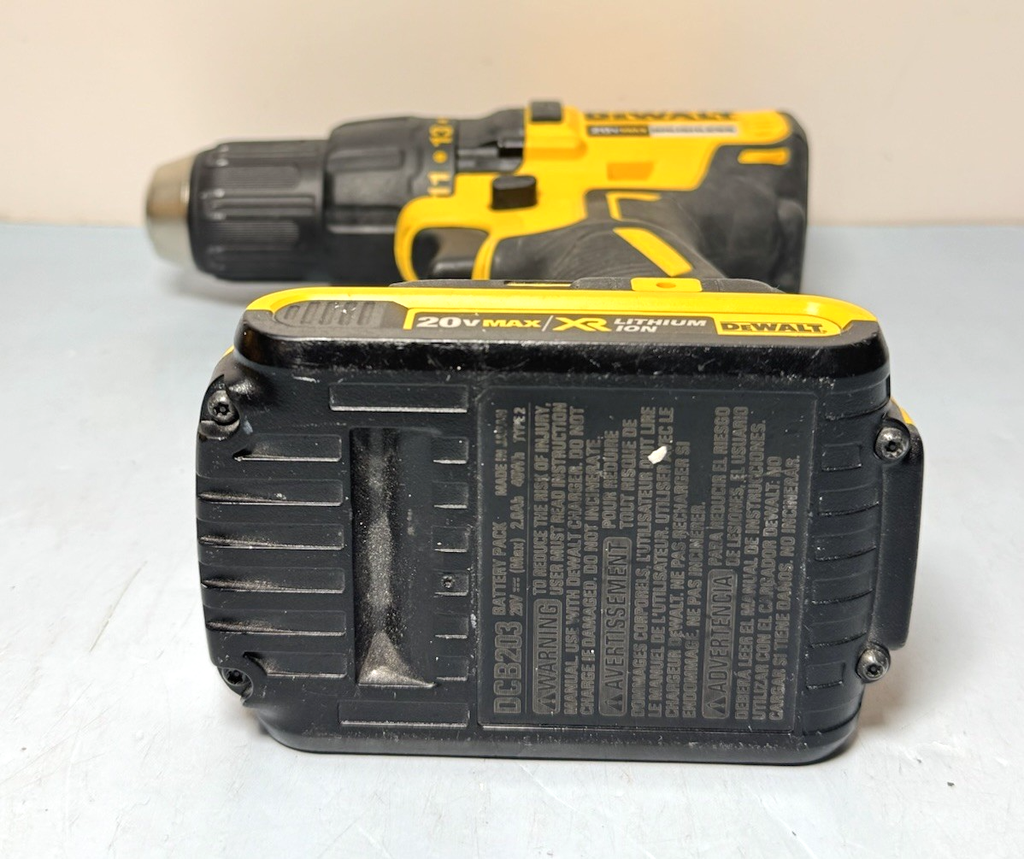 DeWalt DCD777 20V MAX 1/2" Brushless Drill Driver w 2.0 Ah Battery and Bag #3