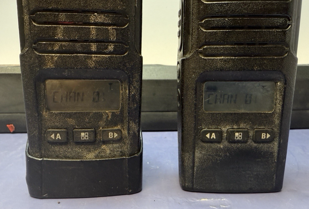 2x Motorola RMU2080D Radios + PMLN6387A Charger – Tested, Works, Worn #9