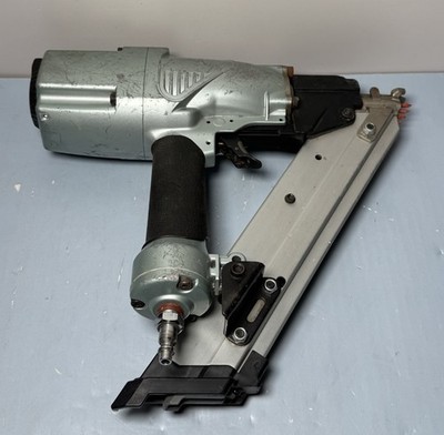 Metabo HPT Metal Connector Nailer NR65AK2 2-1/2" Pneumatic Nailer #2