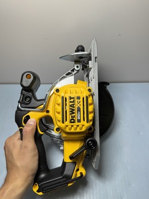 DeWalt 20V MAX XR Brushless 6 1/2" Circular Saw DCS565 w/ Batt+charger-Open Box #2