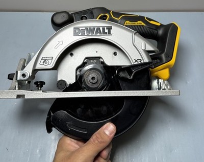 DeWalt 20V MAX XR Brushless 6 1/2" Circular Saw DCS565 w/ Batt+charger-Open Box #3