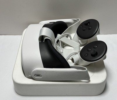 Meta Quest 3S 256GB Standalone All-in-One VR Headsed with controllers #1