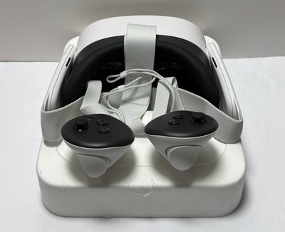 Meta Quest 3S 256GB Standalone All-in-One VR Headsed with controllers #2