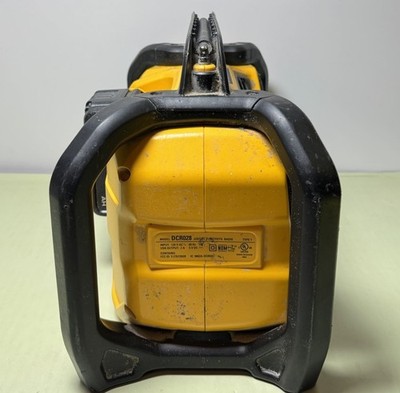 DeWALT DCR028B Jobsite Bluetooth Radio w/ DCB205 5.0 Ah battery #3