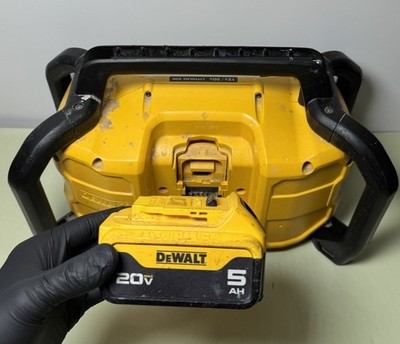 DeWALT DCR028B Jobsite Bluetooth Radio w/ DCB205 5.0 Ah battery #7