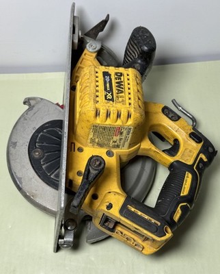 Dewalt 20 Volt 20V Max XR 7 1/4" DCS570 Cordless Brushless Circular Saw #2