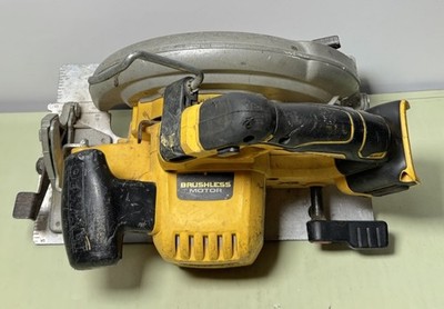 Dewalt 20 Volt 20V Max XR 7 1/4" DCS570 Cordless Brushless Circular Saw #3
