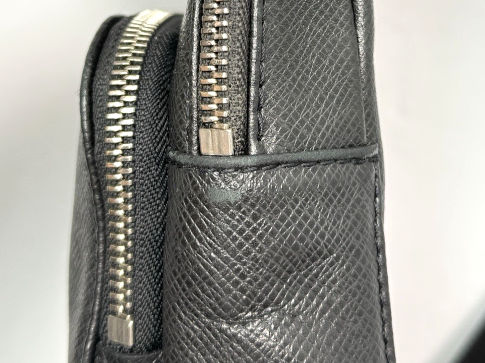 Louis Vuitton Avenue Sling Bag Taiga Black Leather Crossbody Auth LV #5