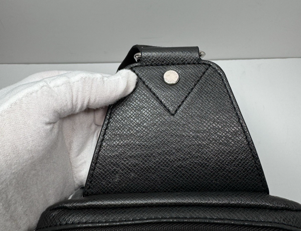 Louis Vuitton Avenue Sling Bag Taiga Black Leather Crossbody Auth LV #7