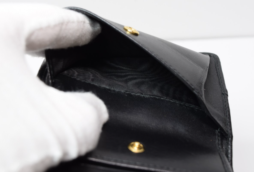 Miu Miu Matelasse Textured Leather Wallet Black #10