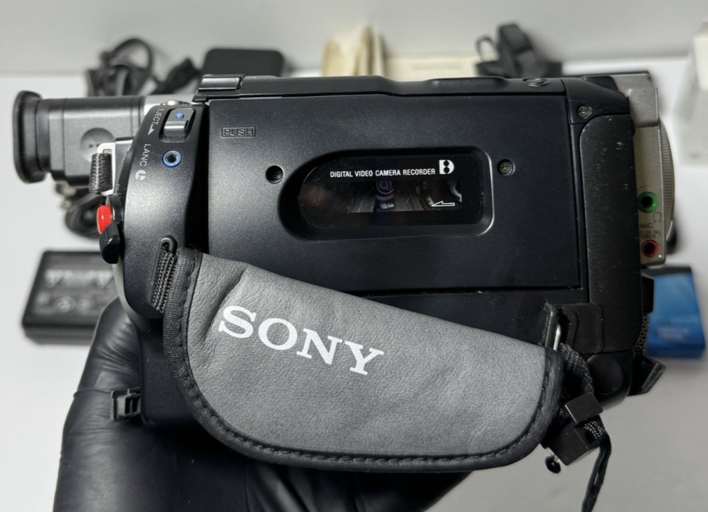 Sony DCR-TRV310 Digital 8 Hi8 Video Camera Handycam Bundle Lot (Tested Works) #8