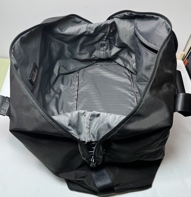 Tumi Alpha Corporate Collection Travel Duffle Duffel Bag Nylon 22249DE #7