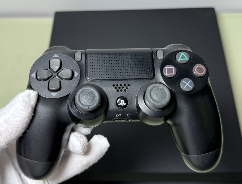 Sony PlayStation 4 Pro 1TB CUH-7215B  Game Console with  Controller #4