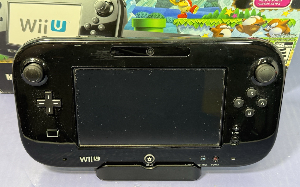Nintendo Wii U Console Bundle + GamePad + New Super Mario Bros. U (Complete Core #7