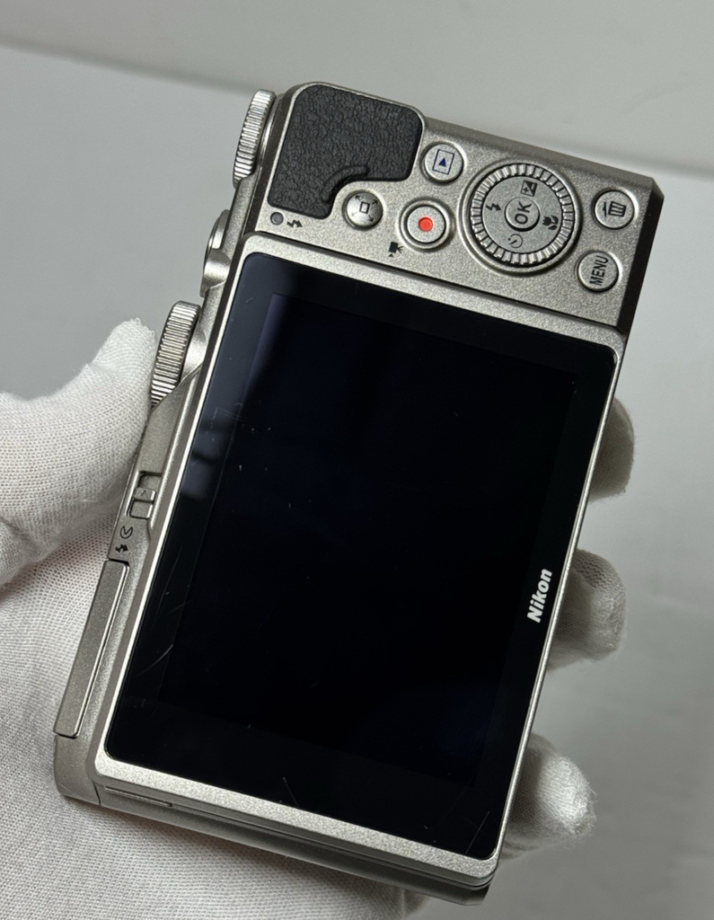 Nikon COOLPIX A900 Silver 20.3MP 35x Zoom Compact Digital Camera #5