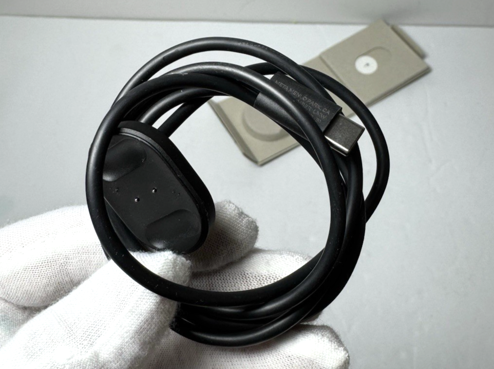 Meta Ray-Ban Display with Neural Band Standard Size 3 - Shiny Black #4