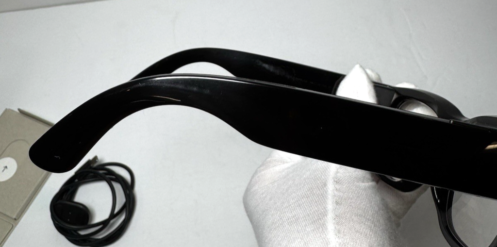 Meta Ray-Ban Display with Neural Band Standard Size 3 - Shiny Black #12