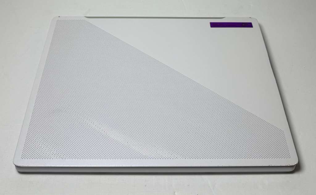 ASUS ROG Zephyrus 14" Ryzen 9 6900HS 3.3GHz RX 6700S 16GB 1TB SSD W11H #5