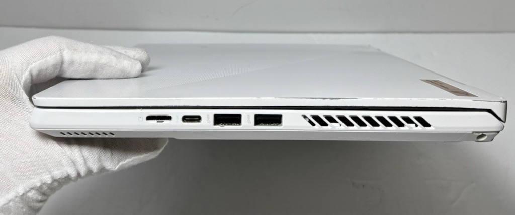 ASUS ROG Zephyrus 14" Ryzen 9 6900HS 3.3GHz RX 6700S 16GB 1TB SSD W11H #9