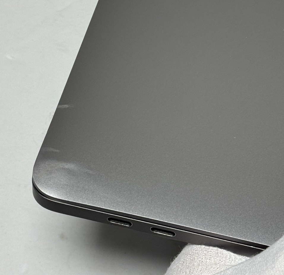 MacBook Pro 16"Touch Bar Silver 2019 2.6 GHz i7 32GB 512GB Radeon Pro 5500M #1