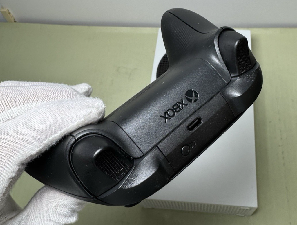 Microsoft Xbox Series S 512GB Console Gaming System White with controller/cables #5