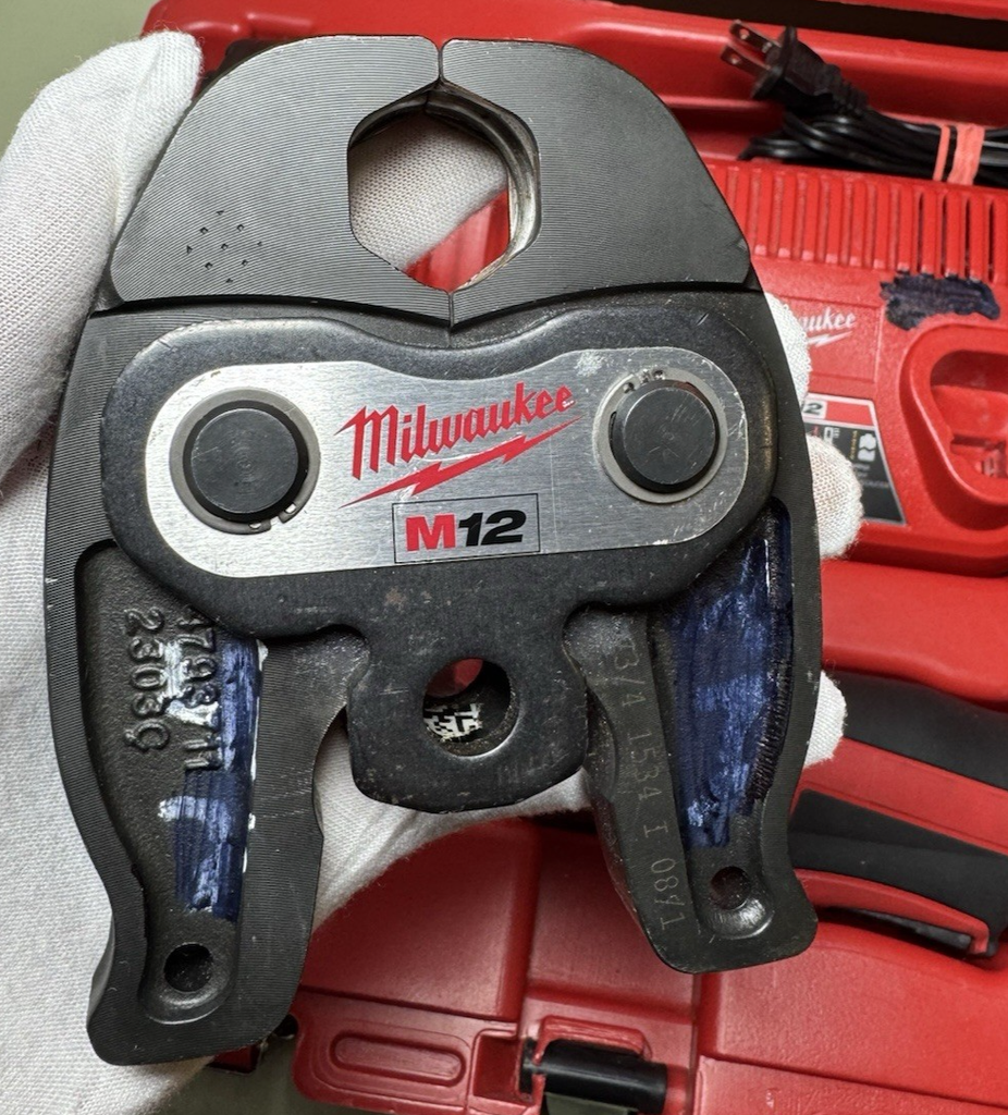 Milwaukee M12 Force Logic Press Tool 2473-20 w/ CTS-V Jaws, 3 Batts, Charger #15